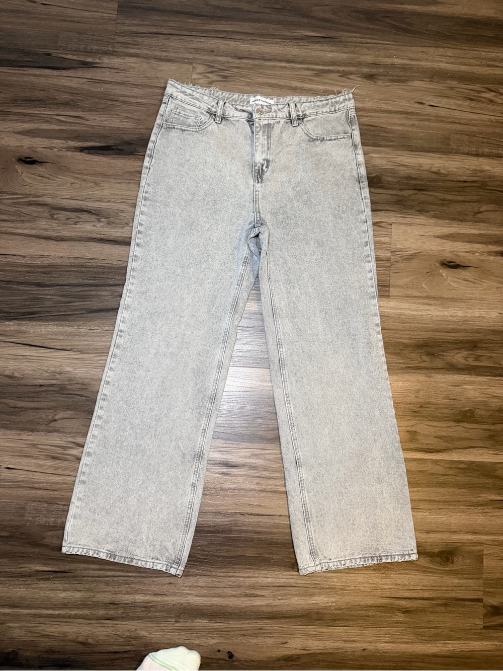 Women's Light Gray Straight-Leg Jeans